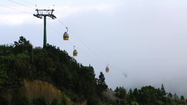 Voyage Téléphérique Avec Téléphérique Long Dans Les Nuages — Video