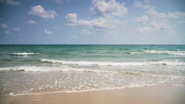 Dos Pequeñas Embarcaciones Pesca Mar Ancho — Vídeo de stock