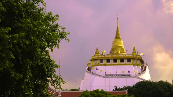 バンコクのゴールデンマウントの有名な寺院 ワットサケラチャワハラウィハン — ストック動画