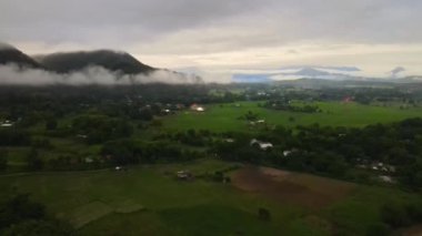 Kuş bakışı video, Tayland 'ın kuzeyindeki köy.