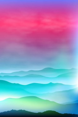 arka plan ile Dağları sis. günbatımı Zamanı.