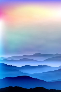 arka plan ile Dağları sis. günbatımı Zamanı.