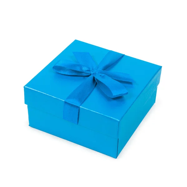 Caixa de presente azul com arco isolado no branco — Fotografia de Stock