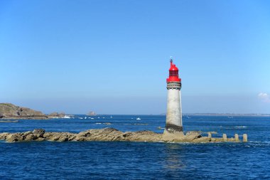 St malo yaklaşan kanal kayalarda deniz feneri