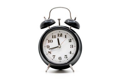 Beyaz arkaplanda siyah alarm saati
