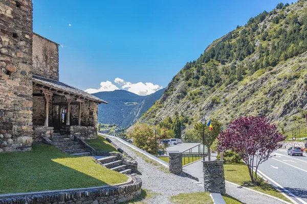 Escaleras Entrada Iglesia Piedra Rústica Borde Ruta Los Pirineos Andorra — Foto de Stock