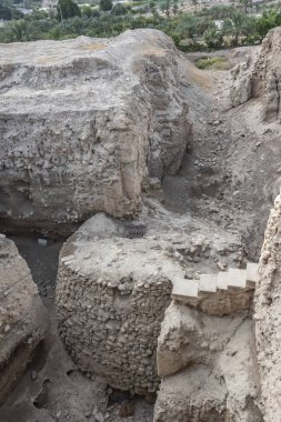 En eski kabul arkeolojik dünyada biz dokuz metre 8000 M.ö. arkeolojik Tell es Sultan Neolitik bir kule görmek bulur. Filistin Batı Şeria Jericho