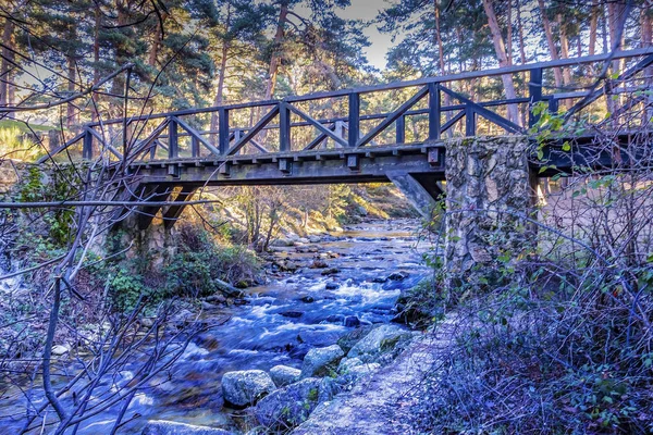 Holzbrücke Über Den Fluss Eresma Sierra Guadarrama Spanien — Stockfoto