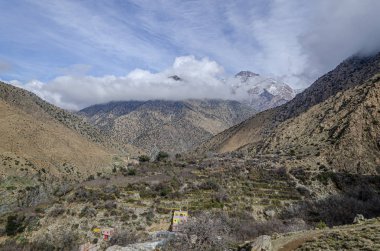 Marakeş 'in güneyinde yüksek Atlas Dağları. Fas