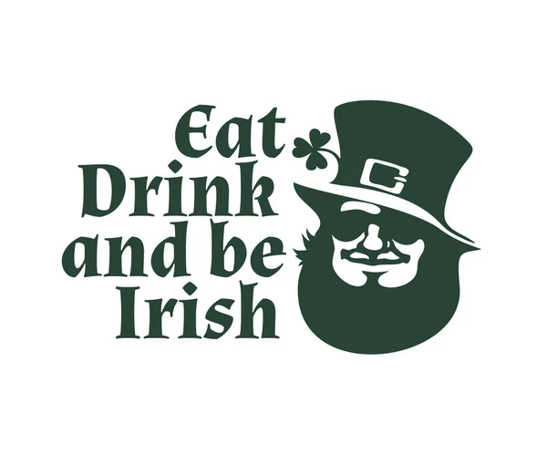Bonne affiche de la St Patricks Day. Boire un verre et être un texte irlandais. Visage de lutin avec chapeau traditionnel, lunettes de soleil et trèfle — Image vectorielle