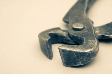 Çivi - eski metal pense çekerek için Araçlar.