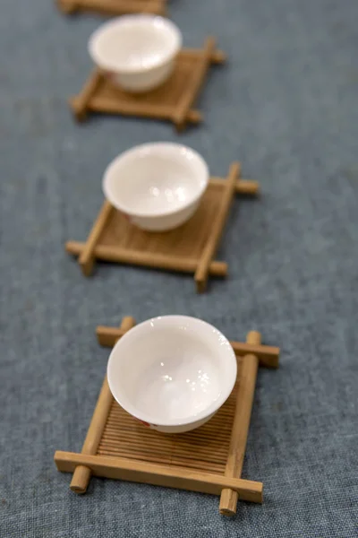 White Chinese Tea Cup Wooden Stand — Stock Photo, Image