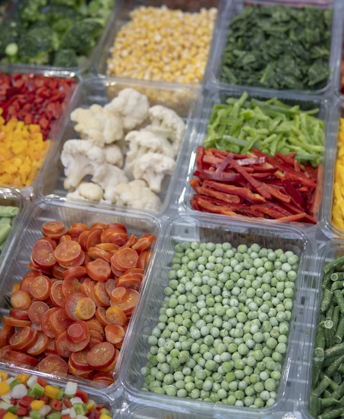 冷蔵庫に冷凍野菜 — ストック写真
