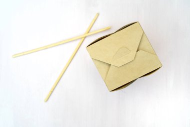 Kapalı Wok kağıt ambalaj kutuları. Asya hızlı yiyecek için.