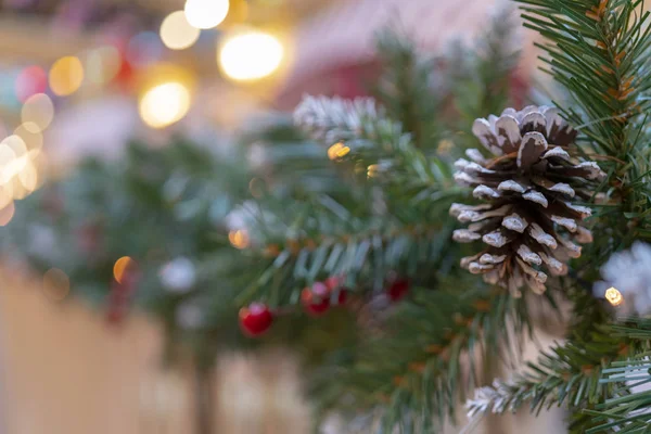 Kerstmis Achtergrond Takken Speelgoed Belicht Plaats Voor Felicitaties — Stockfoto