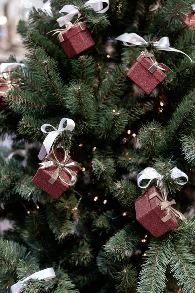 Abeto Navidad Con Decoraciones —  Fotos de Stock