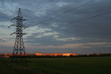 Yüksek voltajlı Elektrik Hattı