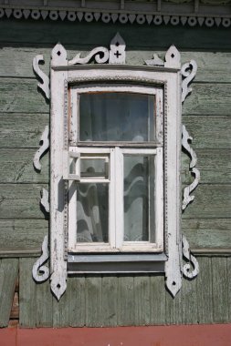 Eski evin penceresi