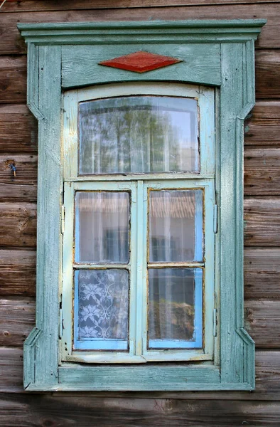 Eski evin penceresi — Stok fotoğraf