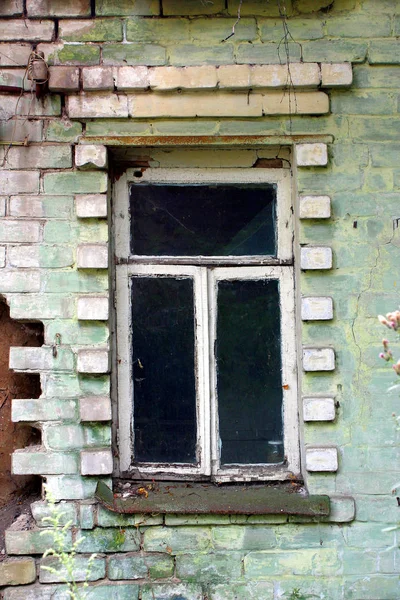 古い家の窓 — ストック写真