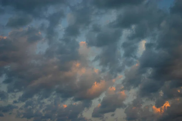 Schöne Wolken Bei Sonnenuntergang — Stockfoto