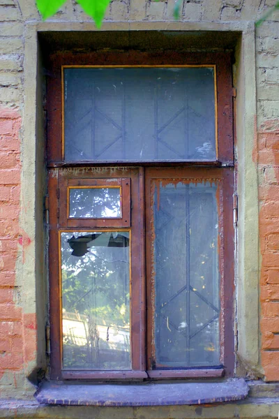 Fenster des alten Hauses — Stockfoto