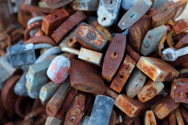 eski paslı kilitleri, yakın çekim 