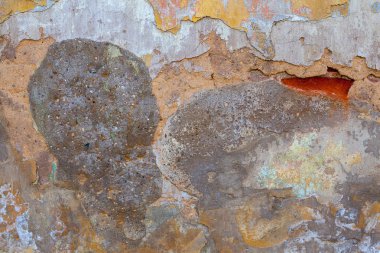 Duvardaki sarı sıva