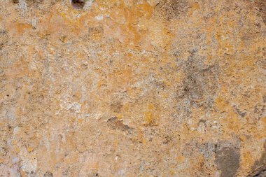 Duvardaki sarı sıva