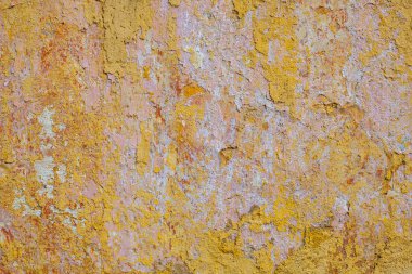 Duvardaki sarı sıva