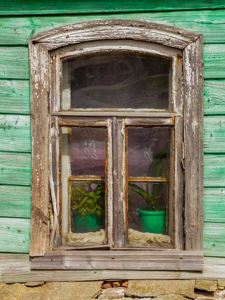 Okno starého domu — Stock fotografie