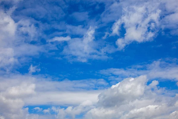 Białe Chmury Blue Sky — Zdjęcie stockowe