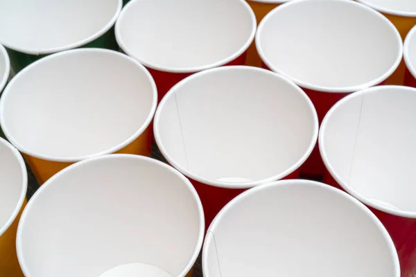 Veelkleurige Wegwerp Papieren Cups Voor Dranken — Stockfoto