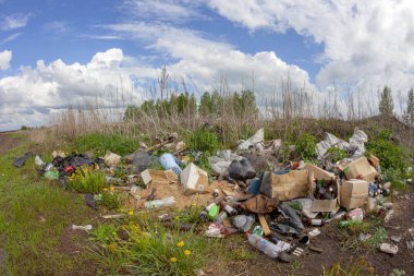 Çöplüğü, görünümü kadar yakın