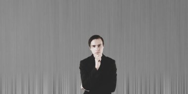 Fütürist geçmişi olan genç bir bilim adamı