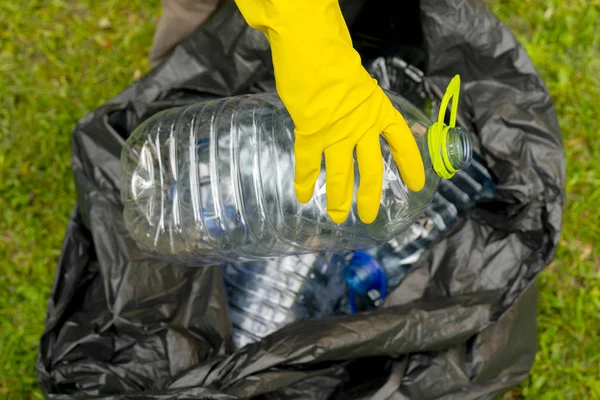 Close Person Packing Plastic Bottles Trash Bag — Stock Photo, Image