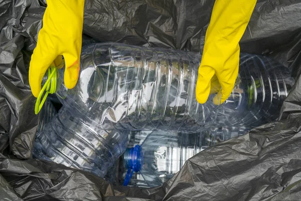 Крупный План Упаковки Пластиковых Бутылок Мусорный Мешок — стоковое фото