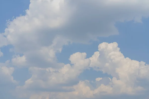 Белые Облака Голубом Небе Атмосферное Явление — стоковое фото