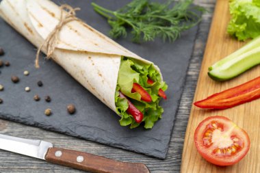 Sağlıklı bir yaşam tarzı için sebze rulo