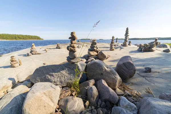 Balanceamento Rochas Empilhadas Empilhamento Com Precisão Torres Pedra Costa — Fotografia de Stock