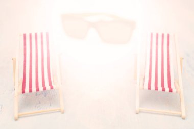 Beyaz arkaplan üzerine boş kitap