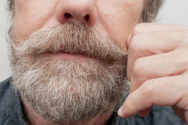 Ett Grått Skägg Och Vriden Mustasch Från Gammal Hipster — Stockfoto