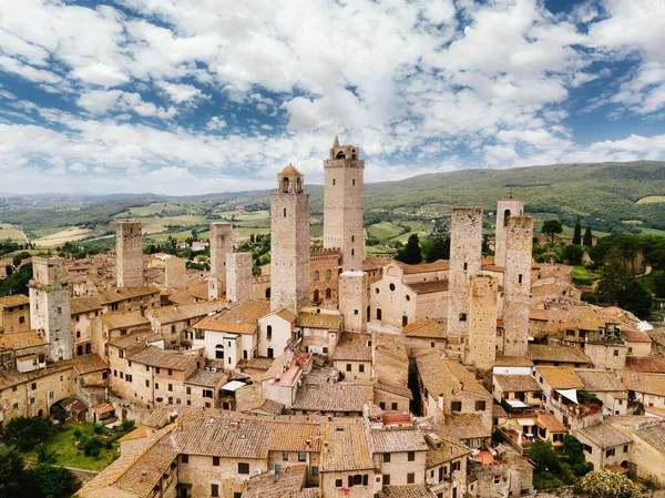 San Gimignano, keskiaikainen kaupunki ylhäältä. Toscana, Italia — kuvapankkivalokuva