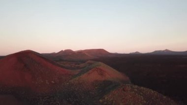 Timanfaya yakınlarındaki volkanik manzara, Lanzarote, Kanarya Adaları. Hava görünümü