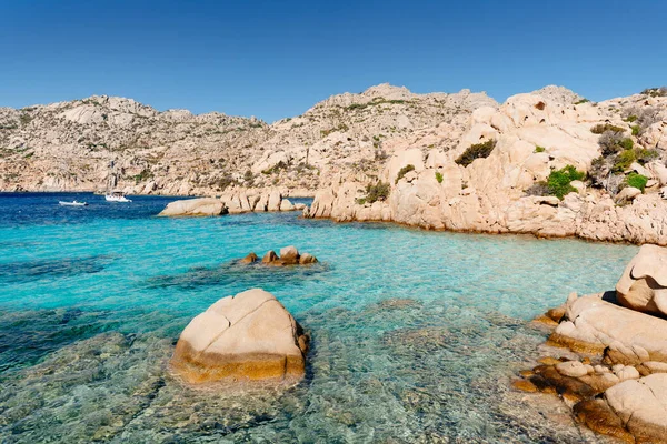 Cala Coticcio, flott bukt på Caprera Island, La Maddalena, Sardinia, Italia – stockfoto