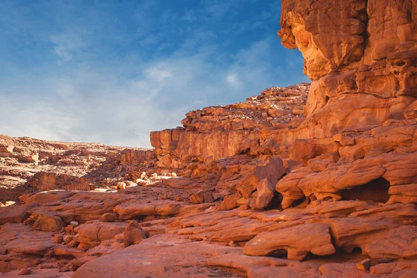 ユタの砂漠に赤い岩ができました — ストック写真