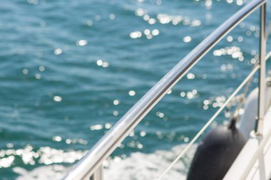 Denizde dalgalar sıçramasına, yat parça besleme, yaz tatili yat parçaları halatlar