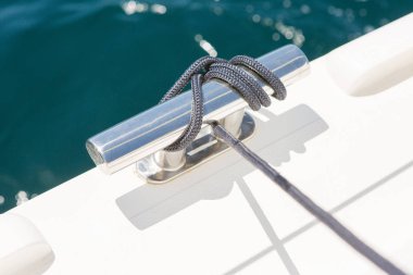 Denizde dalgalar sıçramasına, yat parça besleme, yaz tatili yat parçaları halatlar