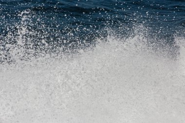 Denizde dalgalar sıçramasına, yat parça besleme, yaz tatili yat parçaları halatlar