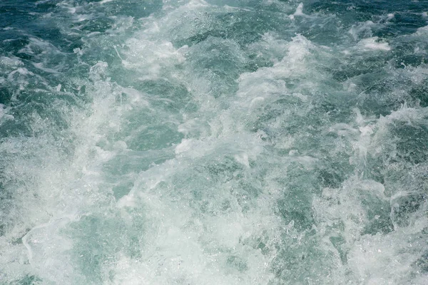 Denizde dalgalar sıçramasına, yat parça besleme, yaz tatili yat parçaları halatlar